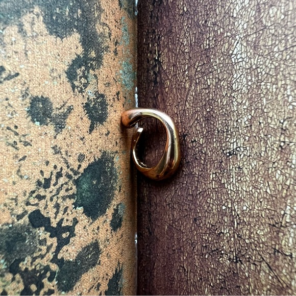 FARIS SSENSE Exclusive Rose Gold Vero Ear Cuff - Picture 5 of 5